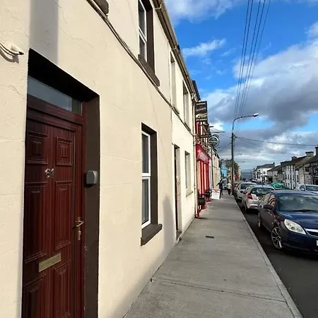 Town House,moville 61 * Мовилл