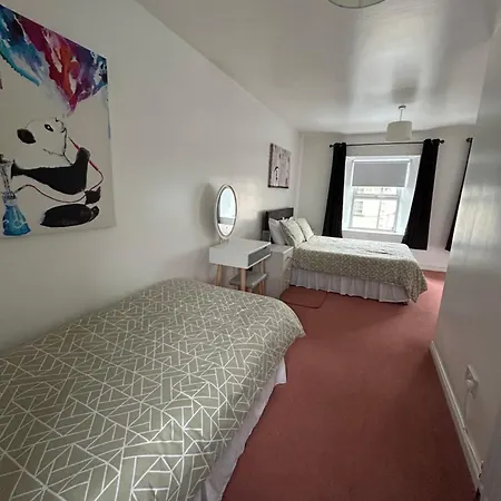 Town House,moville 61 * Мовилл