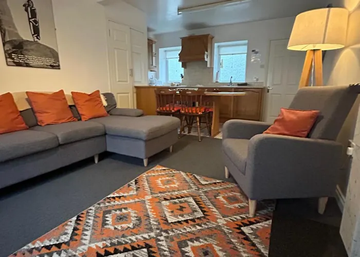 Town House,moville 61 *